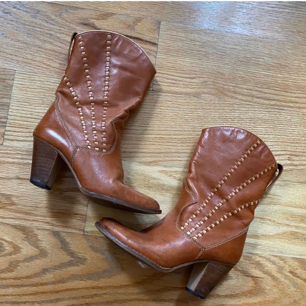 VINTAGE ORANGE COWBOY BOOTS 🍊🍊🍊